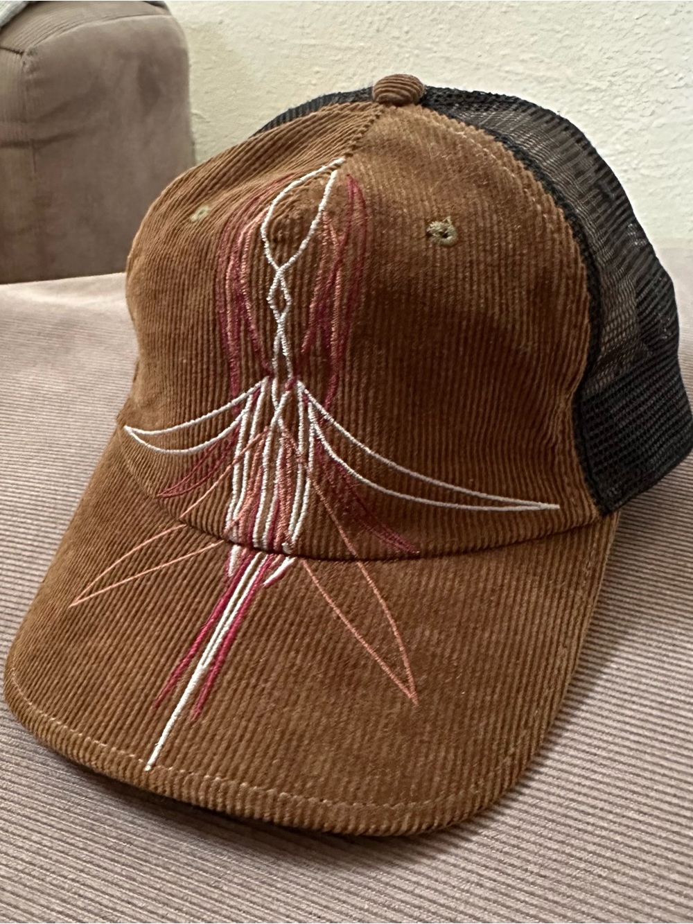 VON DUTCH ORIGINALS VINTAGE AUTHENTIC TRUCKER HAT - BROWN CORDUROY & BLACK MESH - Picture 3 of 7
